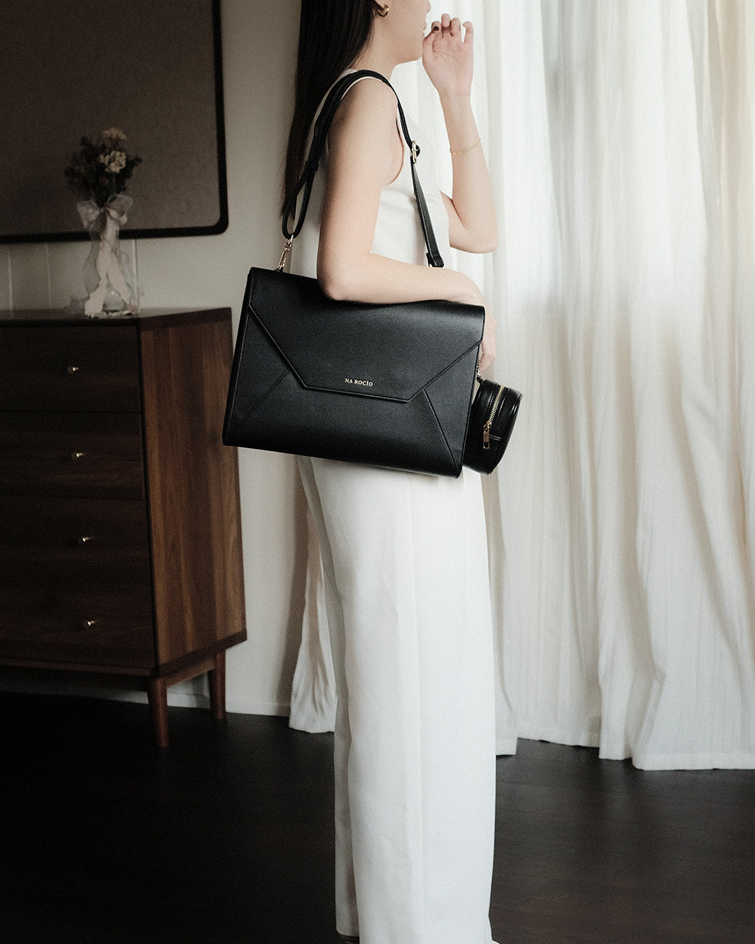 Her-Story Laptop Bag / Black