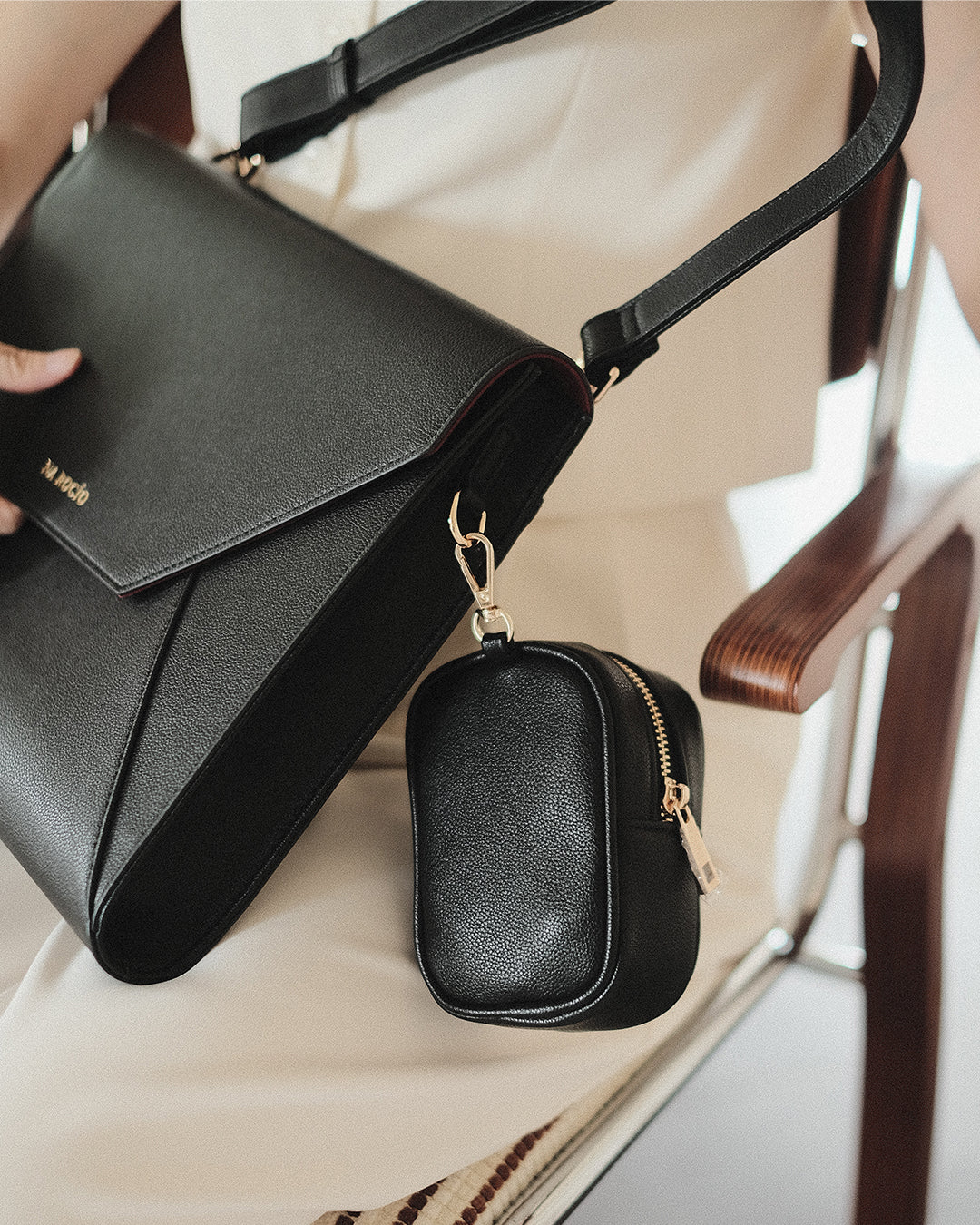 Her-Story Laptop Bag / Black