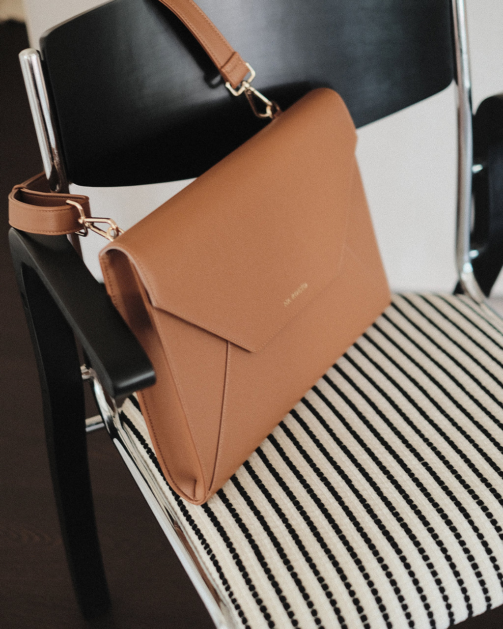 Her-Story Laptop Bag / Brown