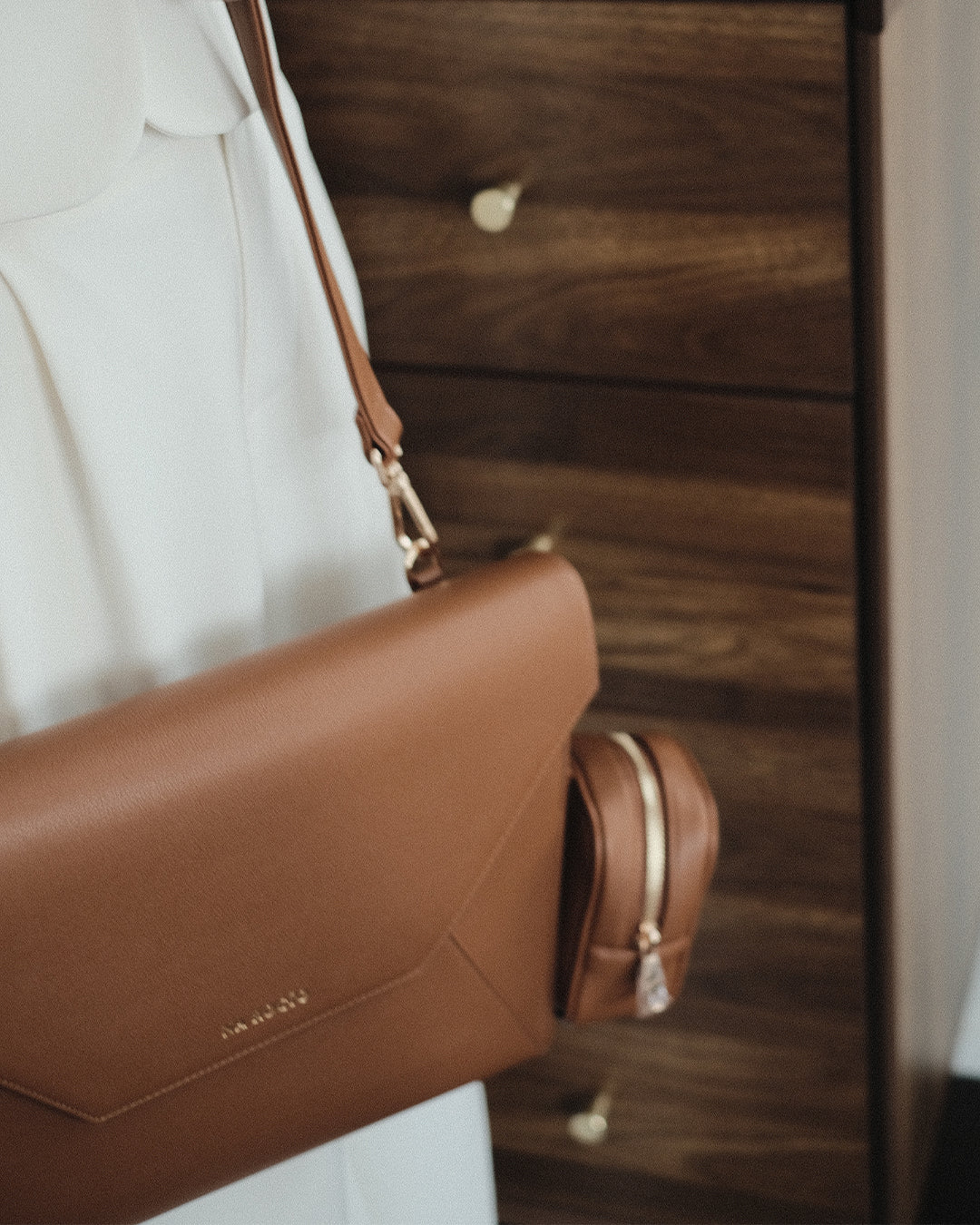 Her-Story Laptop Bag / Brown