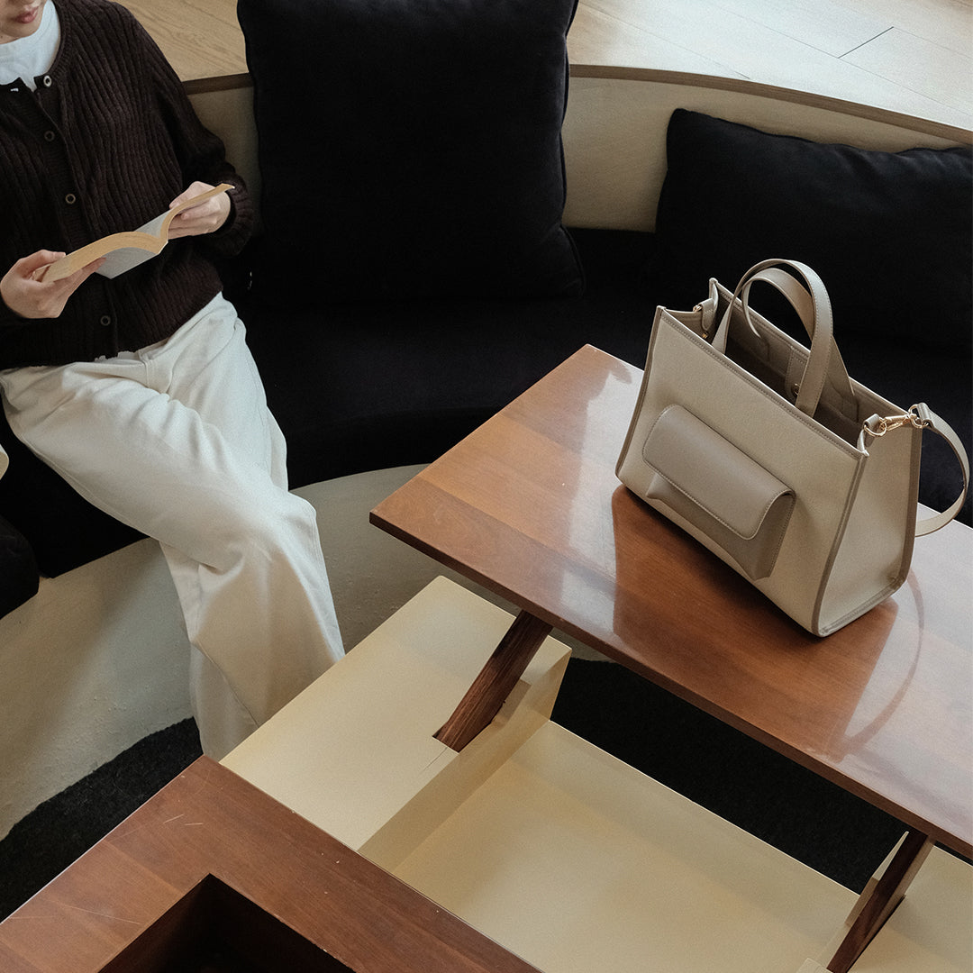 Faye Tote M / Sandstone