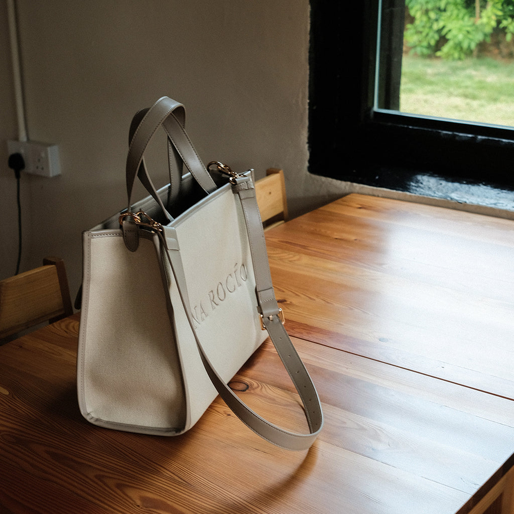 Faye Tote M / Sandstone