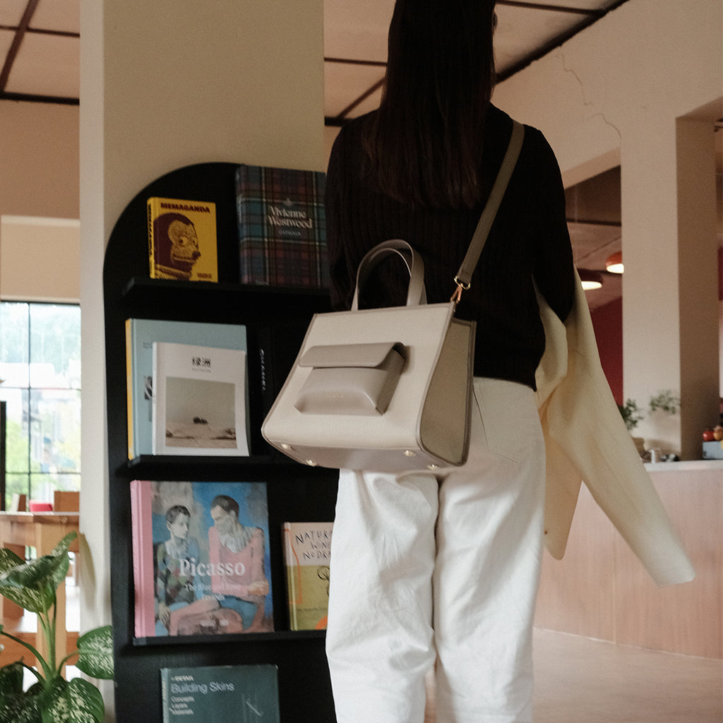 Faye Tote M / Sandstone
