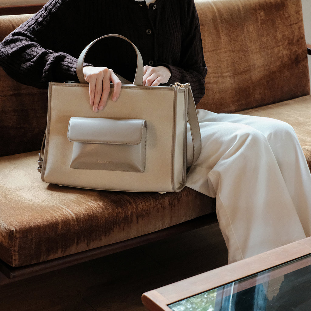 Faye Tote M / Sandstone