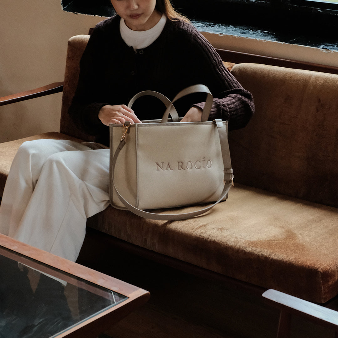 Faye Tote M / Sandstone
