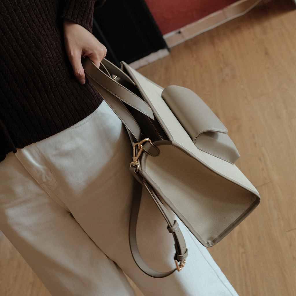 Faye Tote M / Sandstone